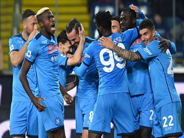 Tin bóng đá ngày 21/9: Napoli vươn lên dẫn đầu Serie A