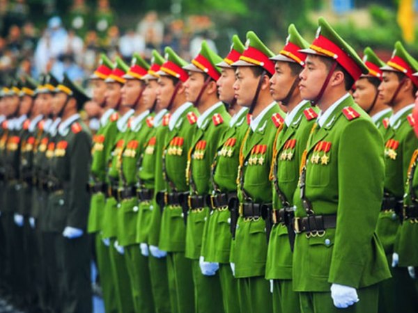 Nằm mơ thấy công an cảnh báo trước điềm gì?