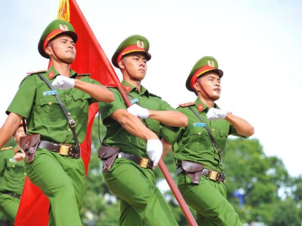 Nằm mơ thấy công an cảnh báo trước điềm gì?