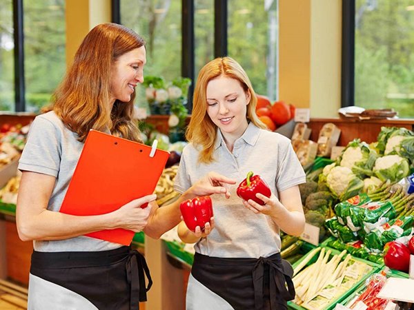 Nằm mơ thấy nhân viên bán hàng có điềm gì?