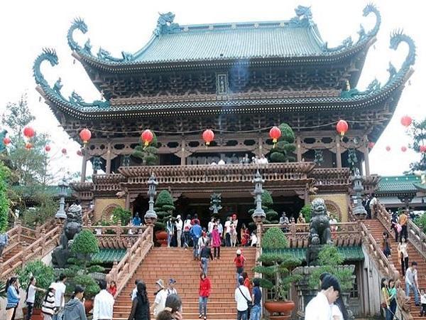 Mơ thấy đi chùa mang điềm may mắn hay cảnh báo sắp đến?