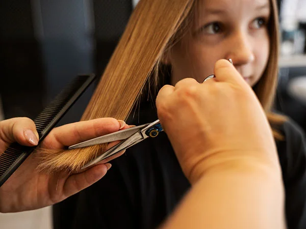 Lý giải nằm mơ thấy mình cắt tóc là điềm gì, số mấy lộc phát?