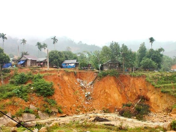 Nằm mơ thấy núi lở là điềm gì, con gì giải vận xui?